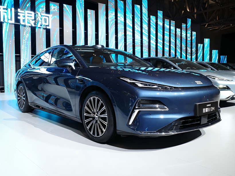 Geely Galaxy Xingyao 8 Em, голем PHEV со EM-P хибрид, лансирање Меј Меј